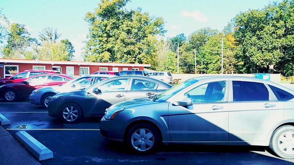 Leisure Motel Виндзор Экстерьер фото